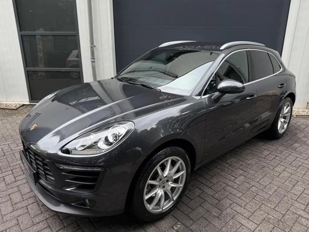 Porsche Macan 3
