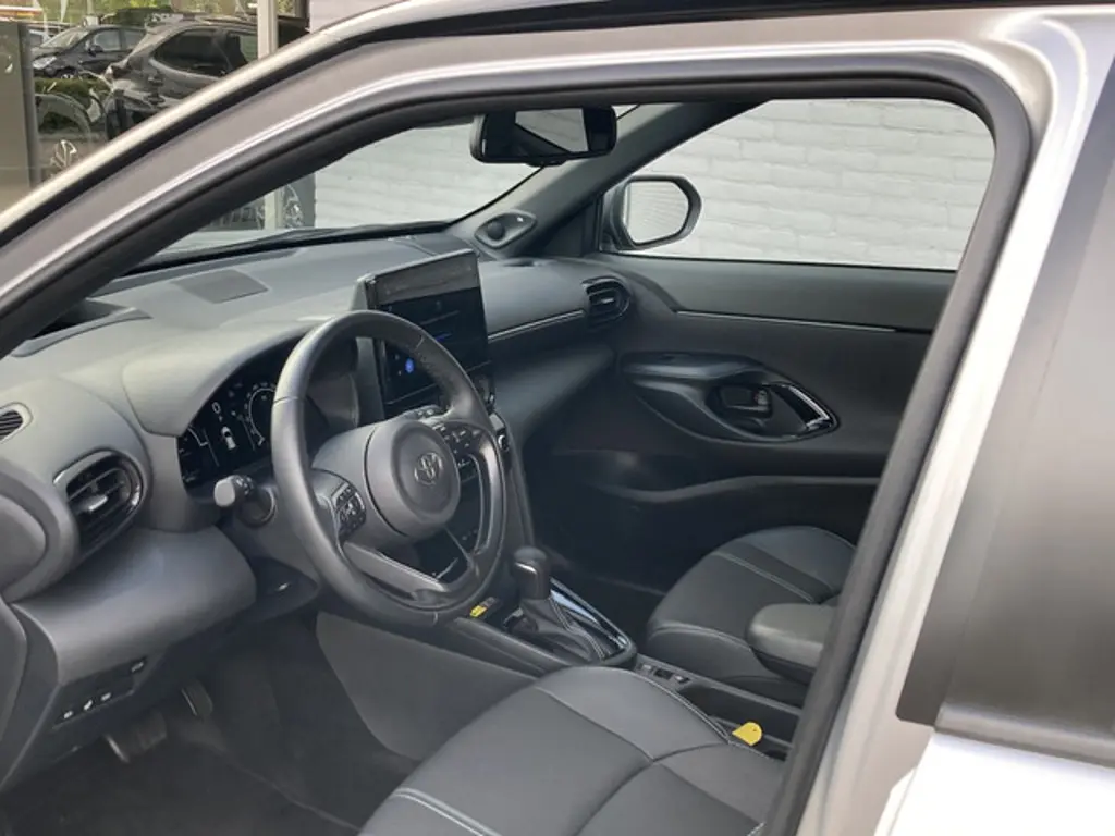 Toyota Yaris Cross 2