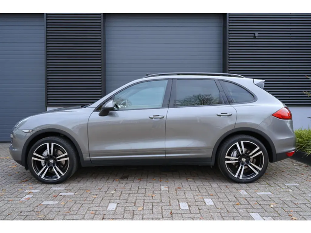Porsche Cayenne 2