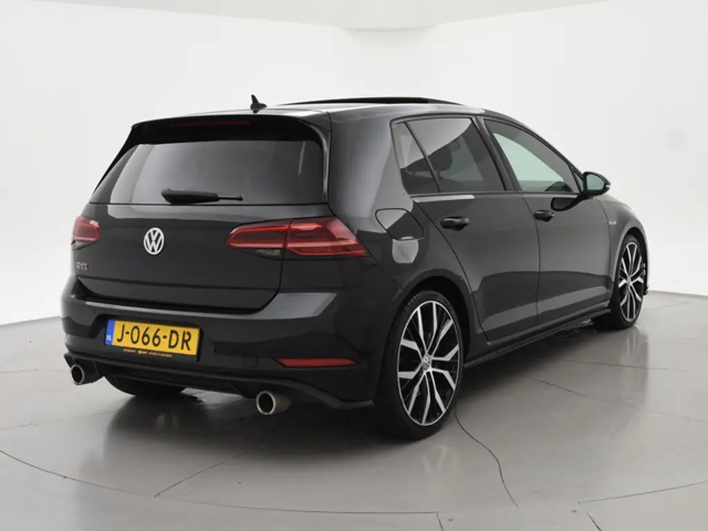 Volkswagen Golf 2