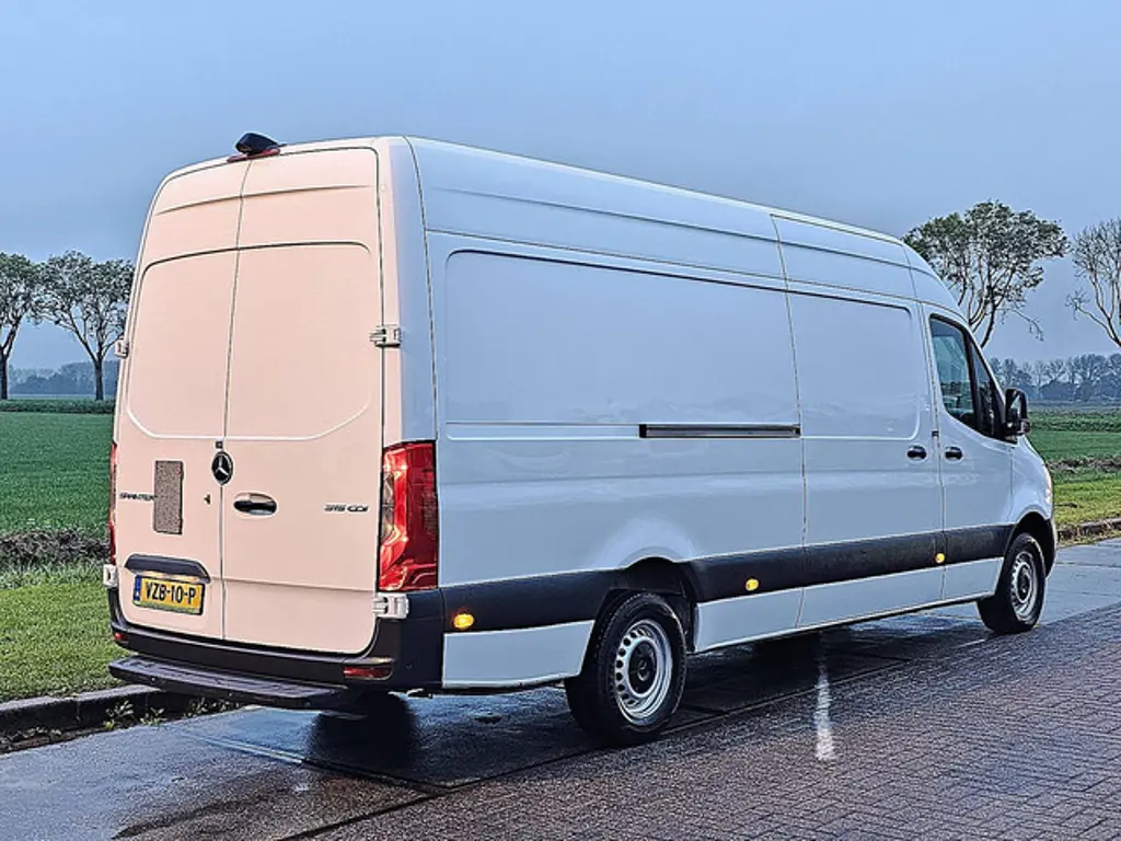 Mercedes-Benz Sprinter 3