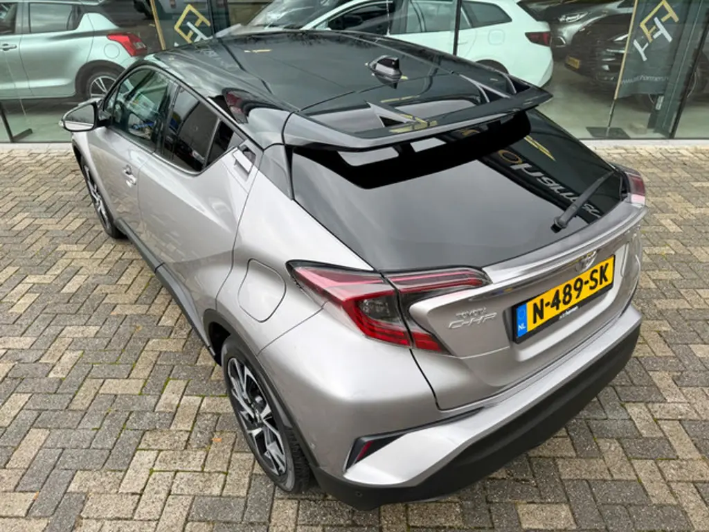 Toyota C-HR 2