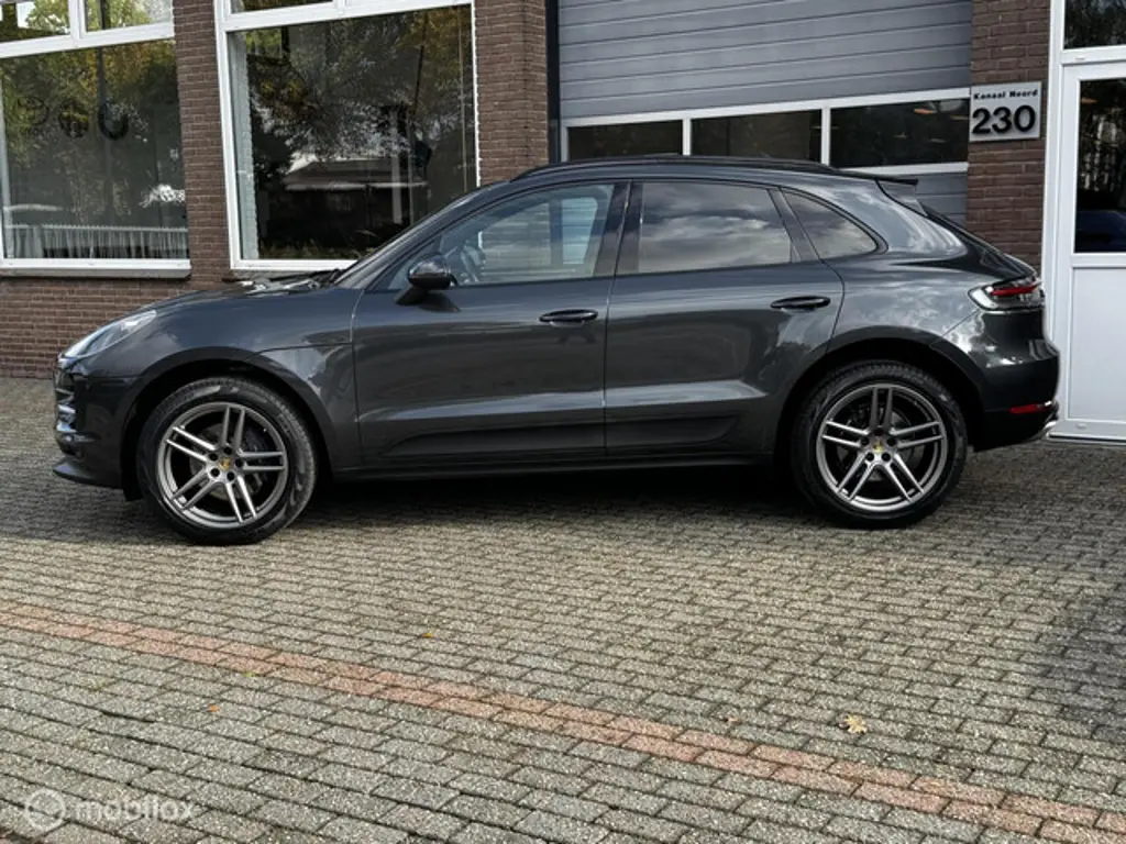 Porsche Macan 2