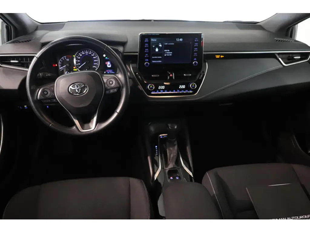 Toyota Corolla Touring Sports 3