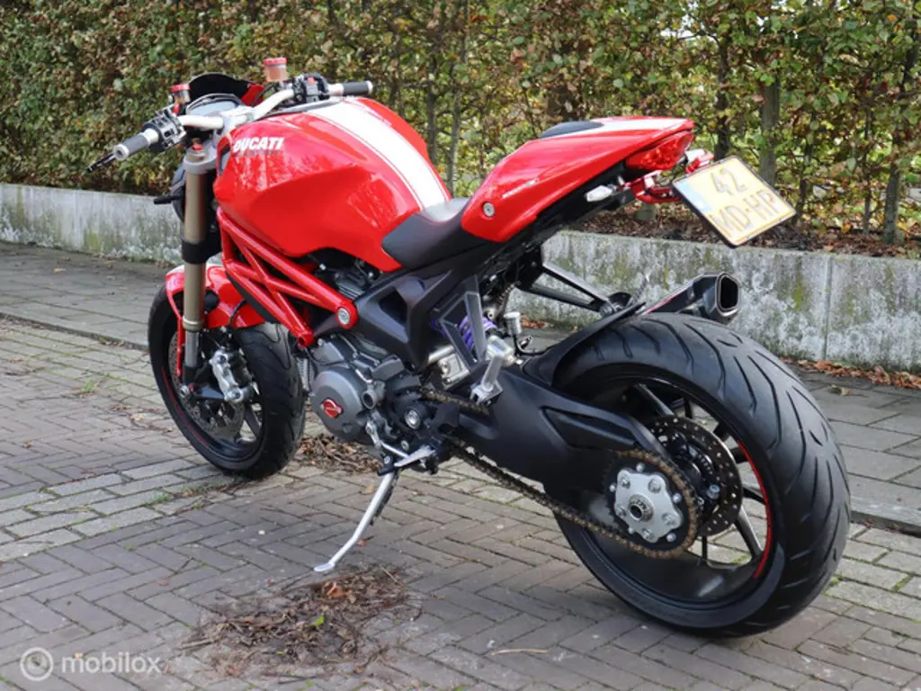 Ducati Monster 2