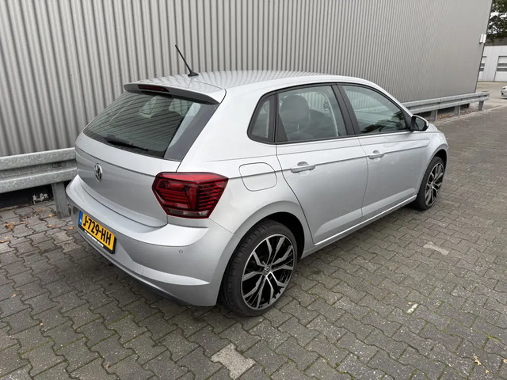 Volkswagen Polo 2
