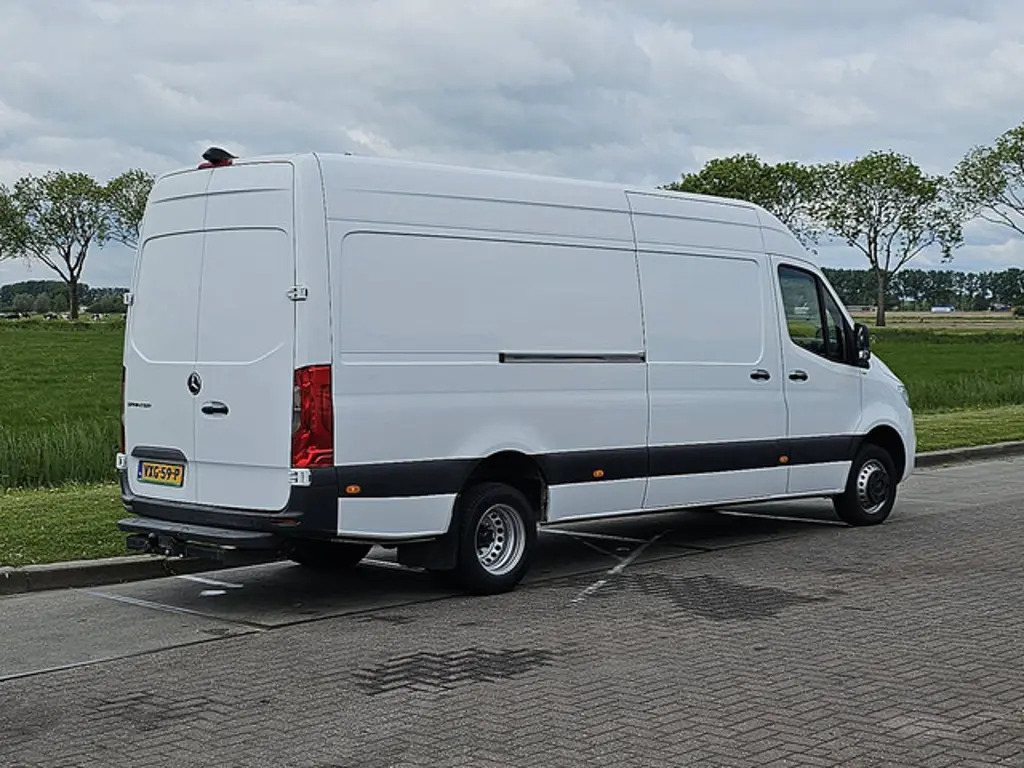Mercedes-Benz Sprinter 3