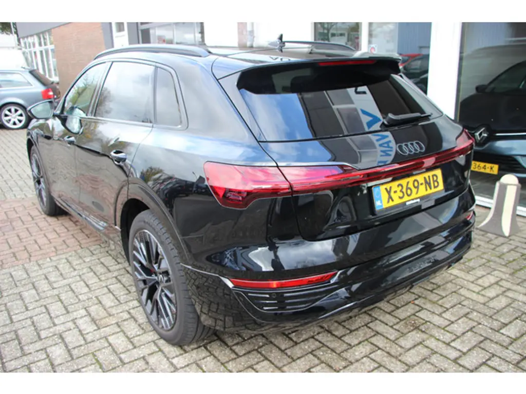 Audi Q8 e-tron 3