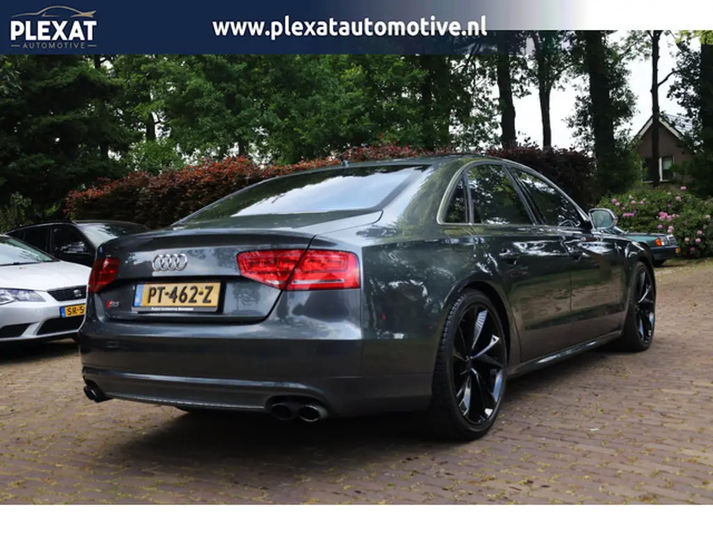 Audi S8 3