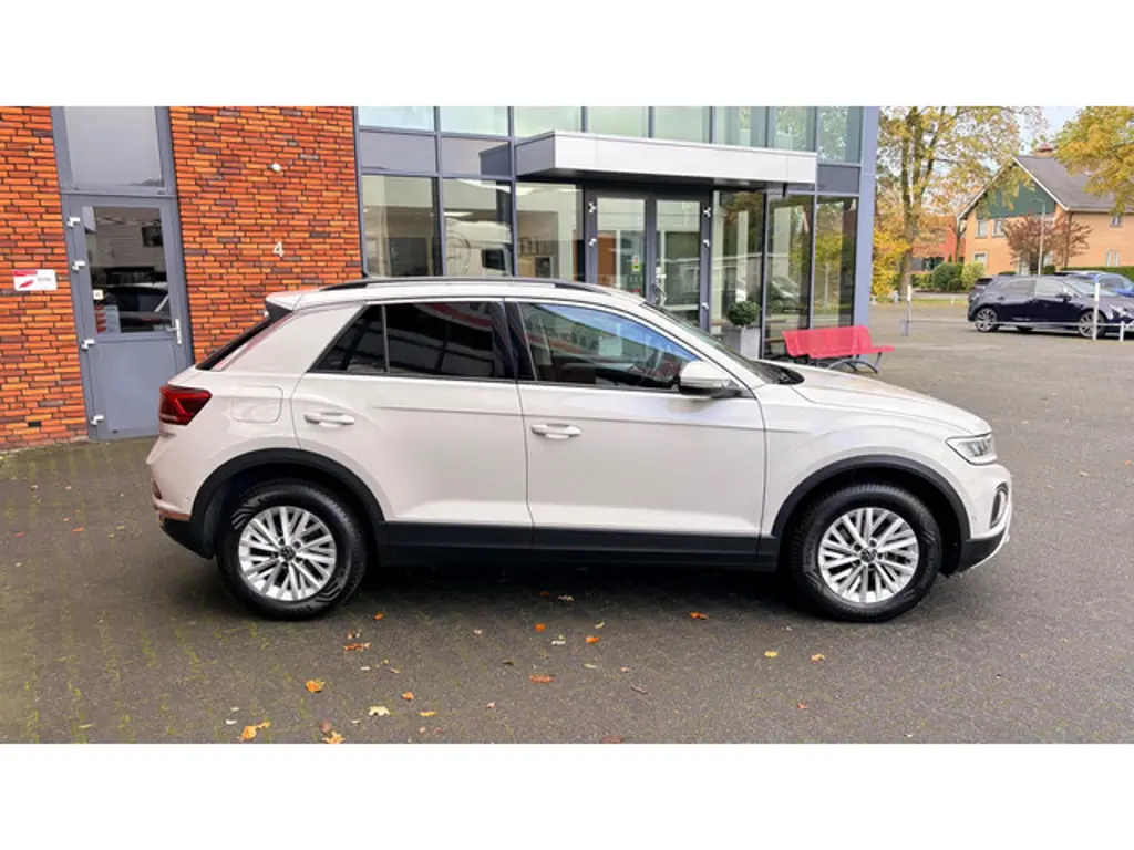 Volkswagen T-Roc 3