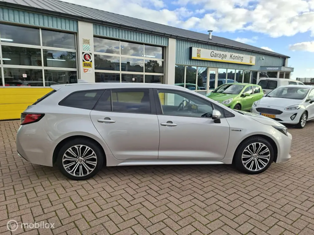 Toyota Corolla Touring Sports 2