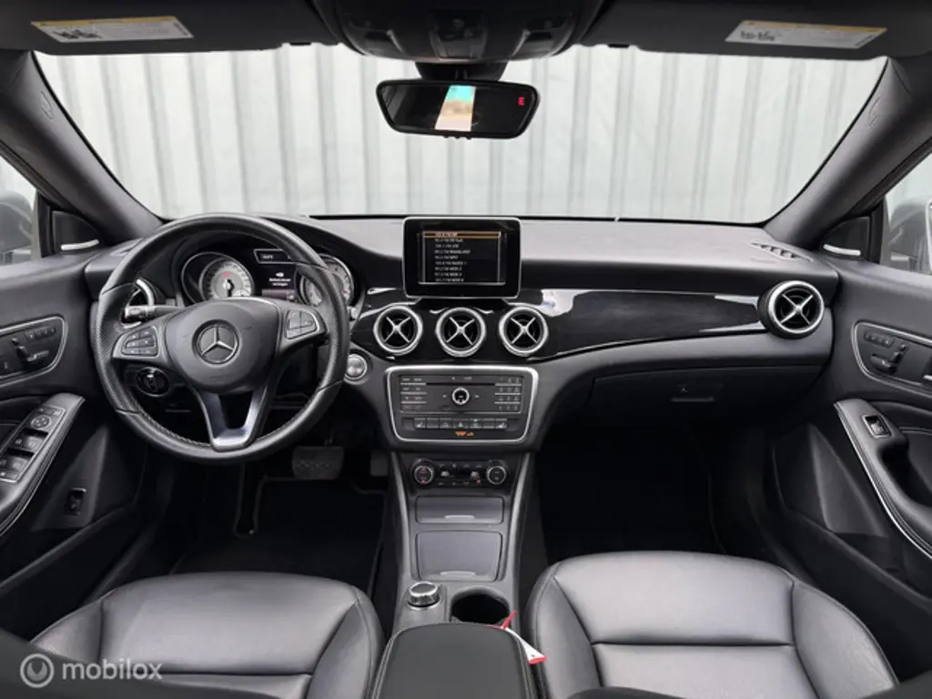 Mercedes-Benz CLA 3
