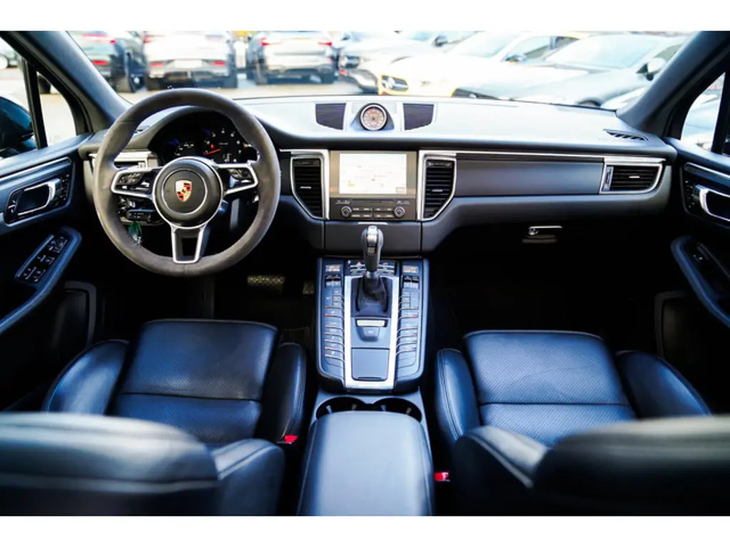 Porsche Macan 2