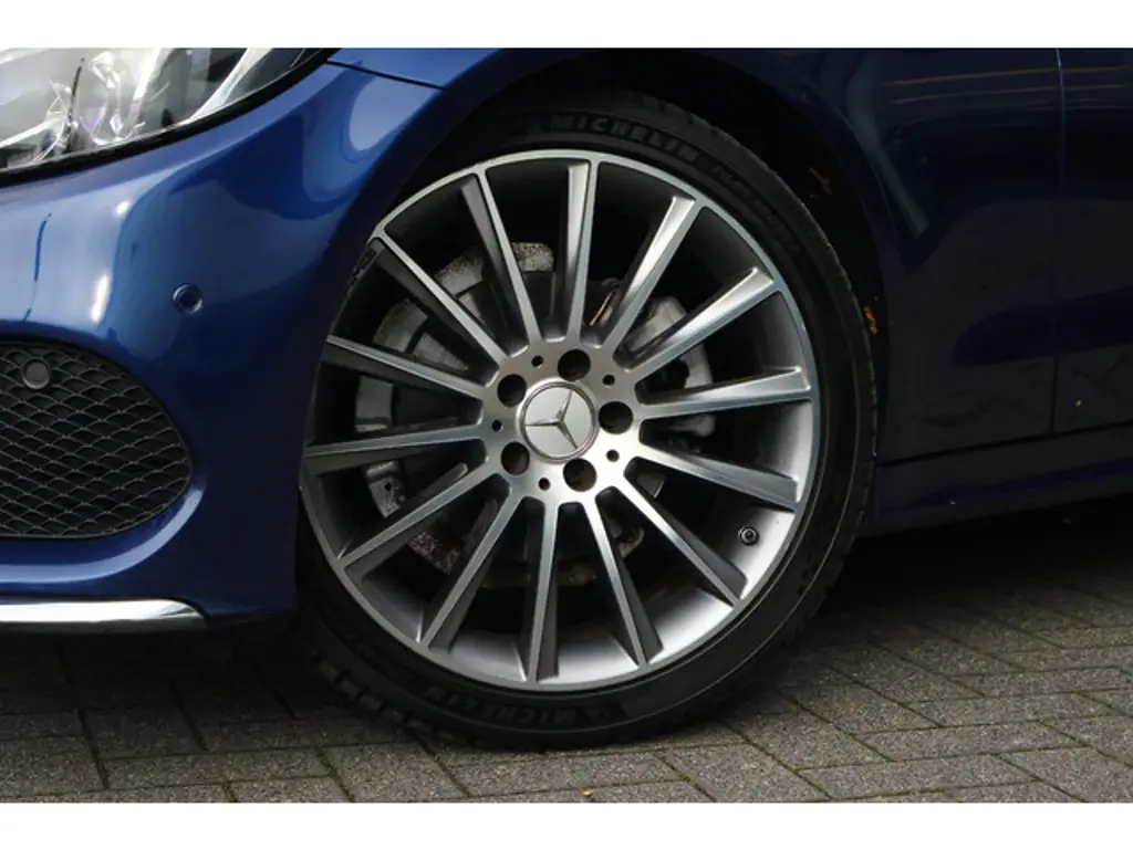 Mercedes-Benz C-Klasse 3