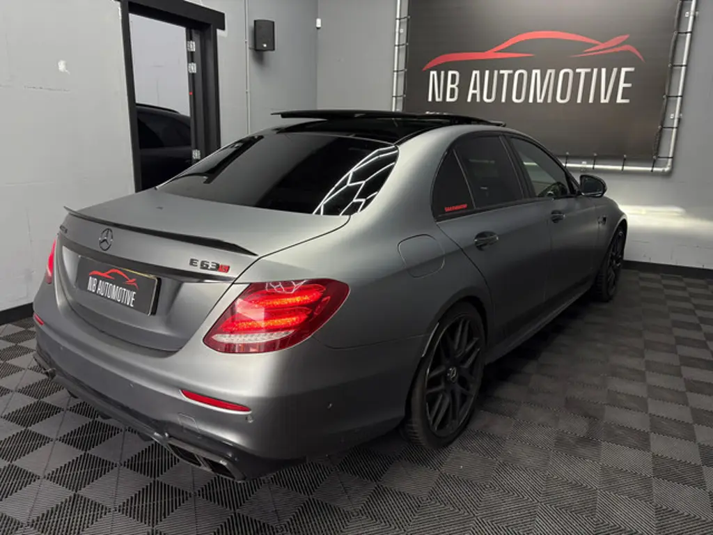 Mercedes-Benz E-Klasse 2