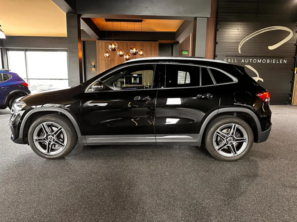Mercedes-Benz GLA 3