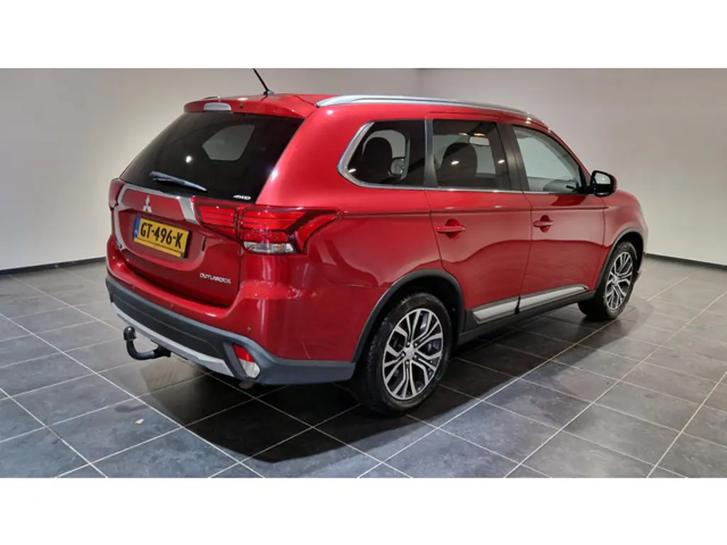 Mitsubishi Outlander 2