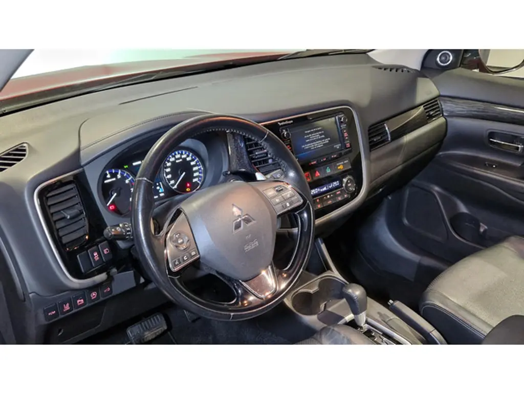 Mitsubishi Outlander 3