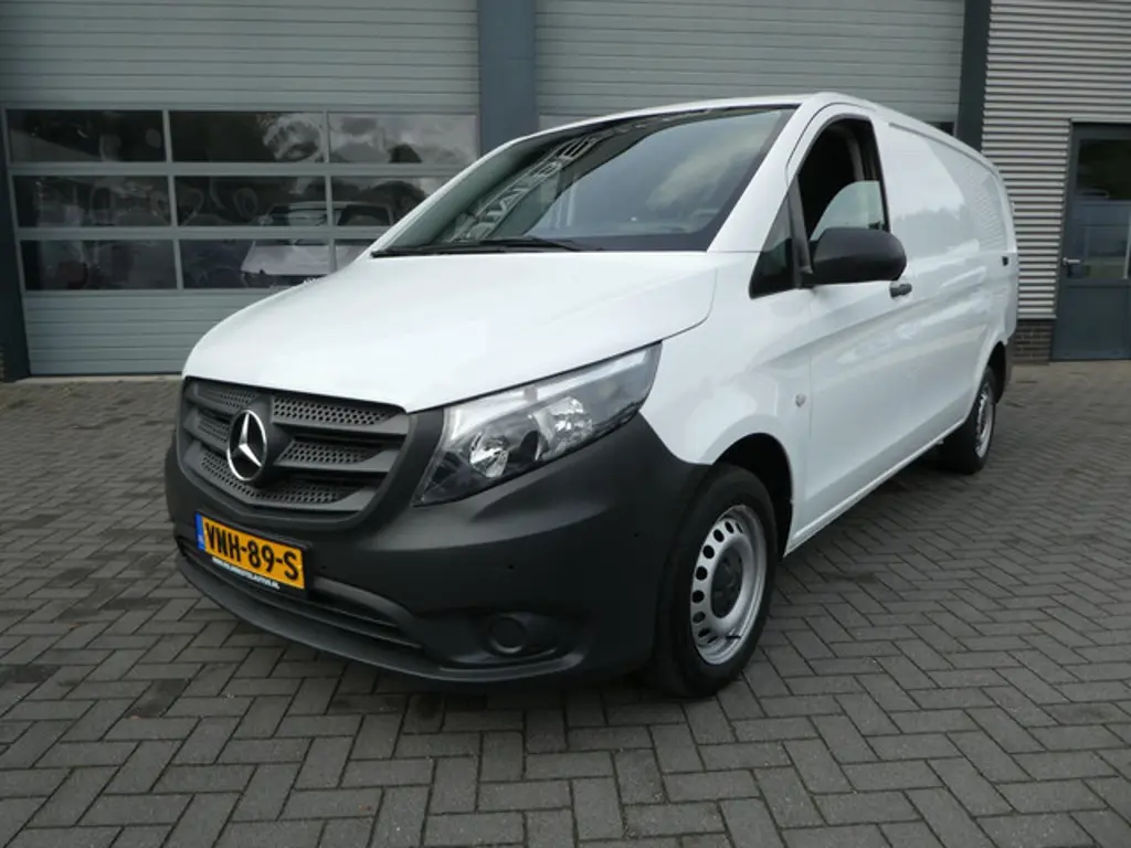 Mercedes-Benz Vito 2