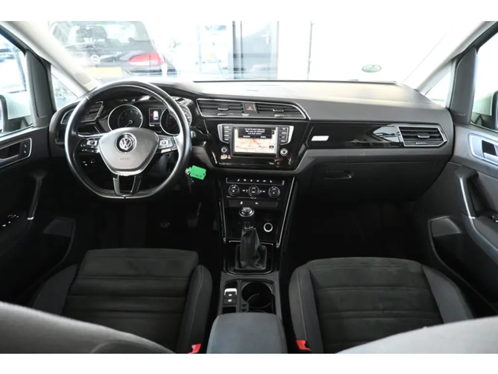 Volkswagen Touran 2