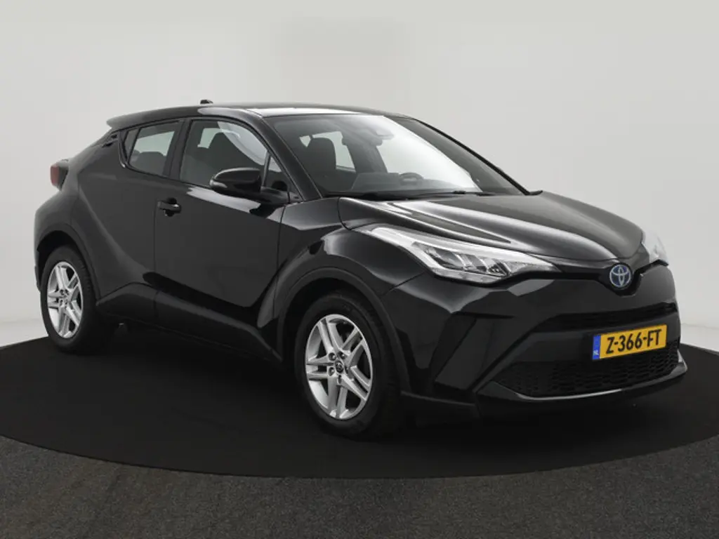 Toyota C-HR 2