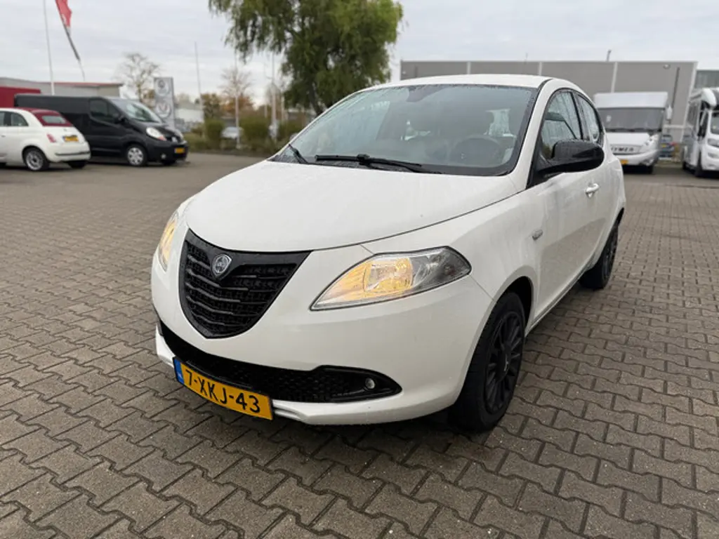 Lancia Ypsilon 2