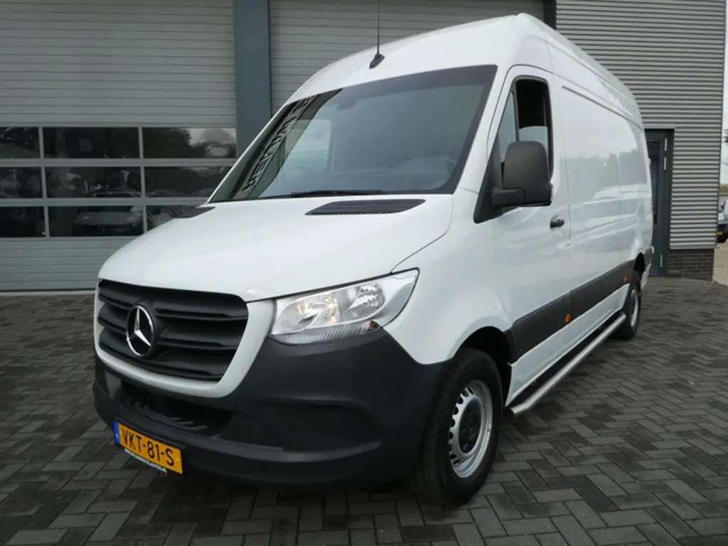 Mercedes-Benz Sprinter 2