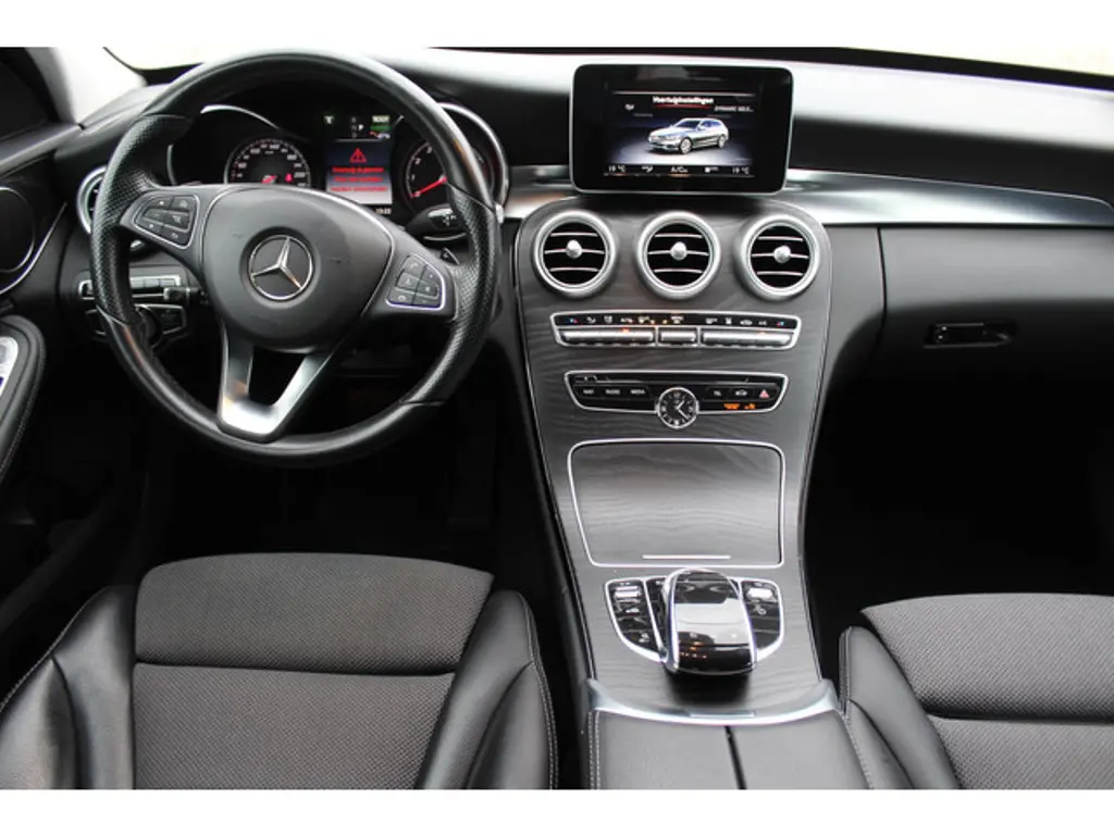 Mercedes-Benz C-Klasse 3