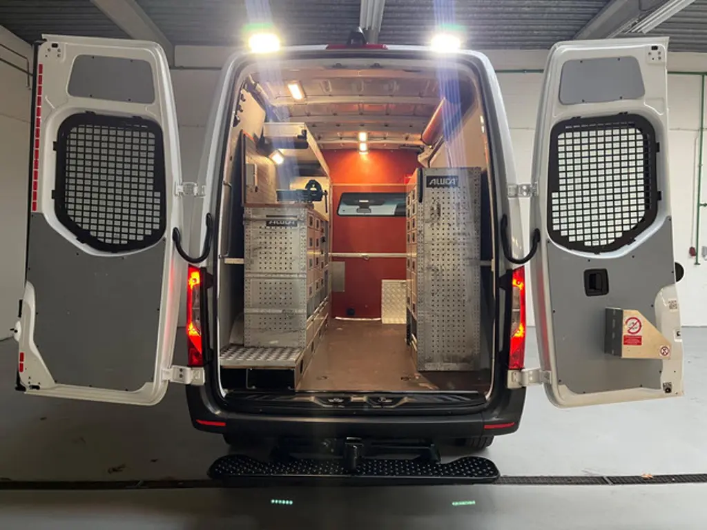 Mercedes-Benz Sprinter 2