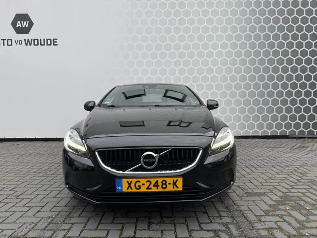 Volvo V40 3