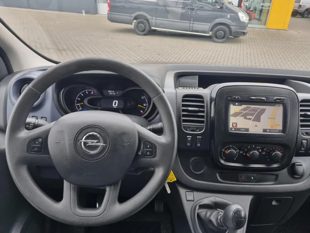 Opel Vivaro 2