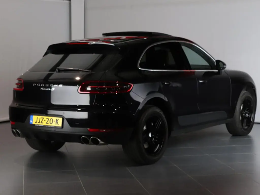 Porsche Macan 2