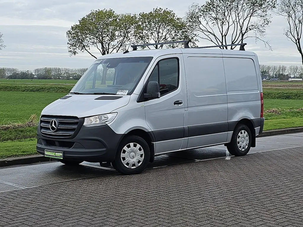 Mercedes-Benz Sprinter 2