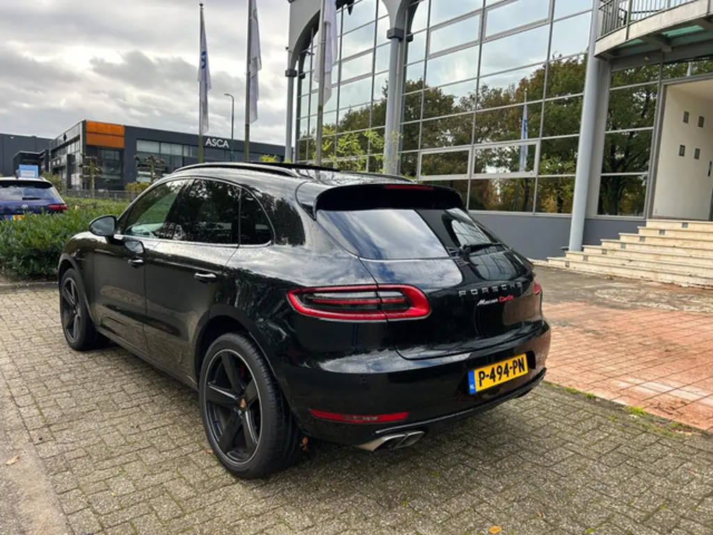 Porsche Macan 3