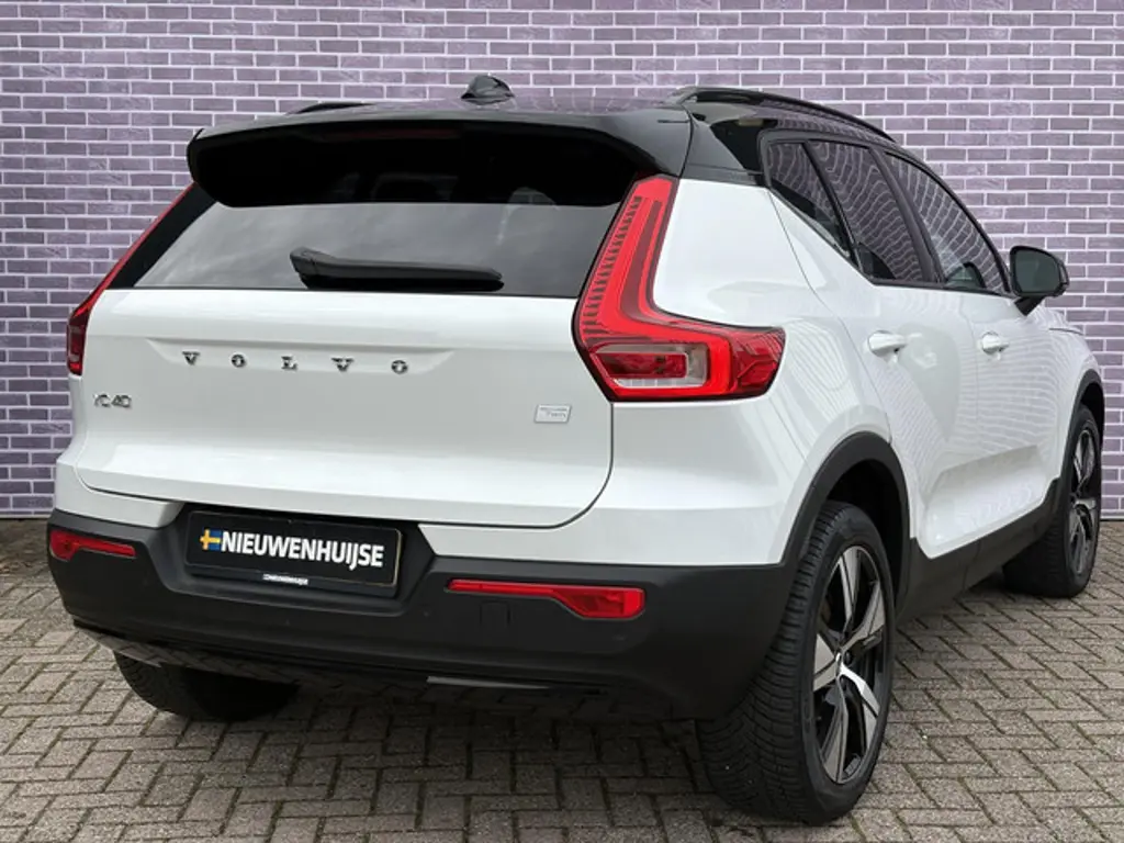Volvo XC40 3