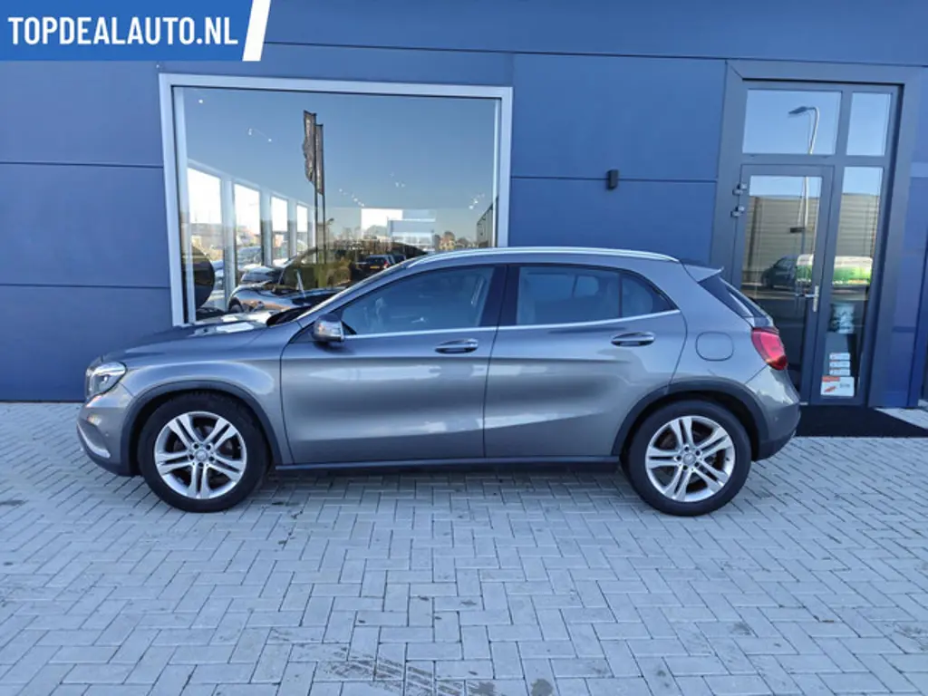 Mercedes-Benz GLA 2