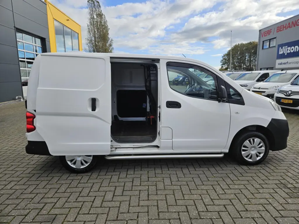 Nissan NV200 3