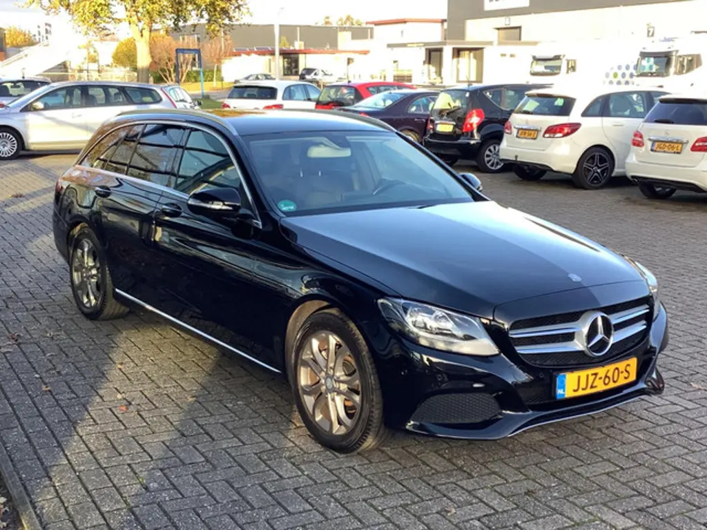 Mercedes-Benz C-Klasse 2