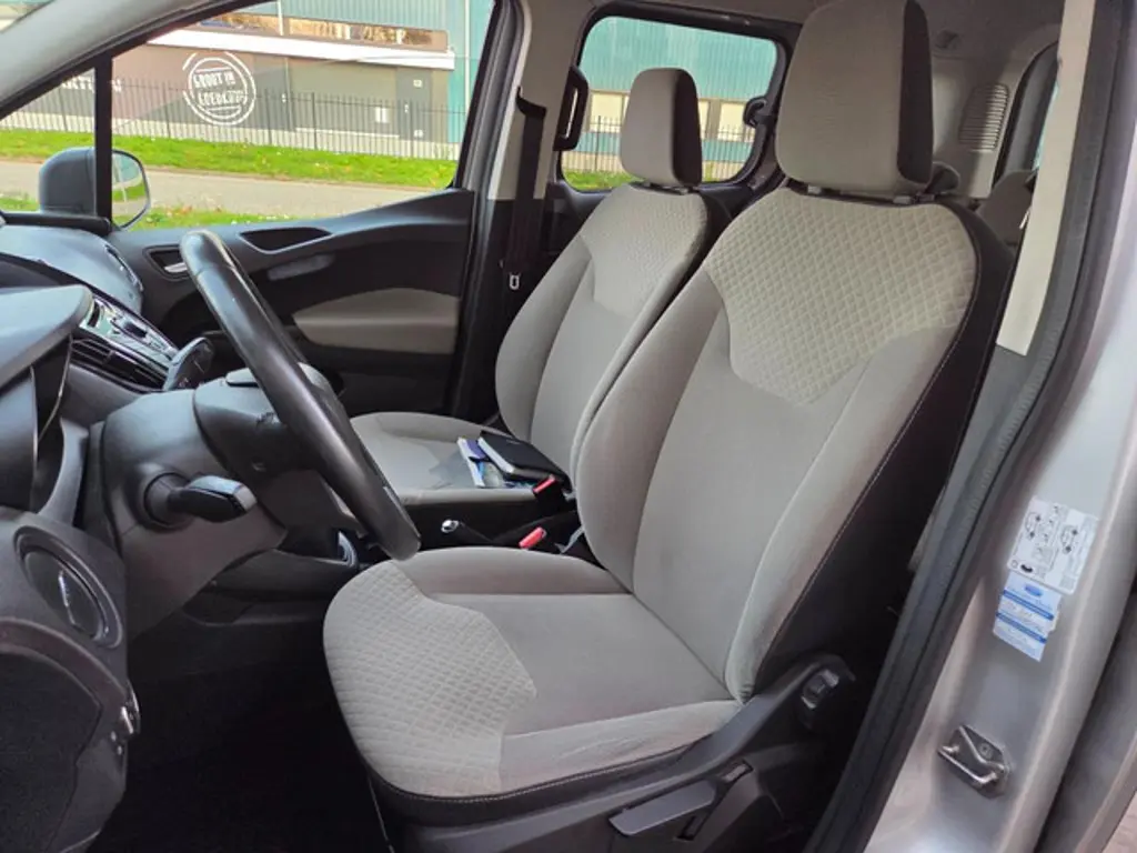 Ford Tourneo Courier 3