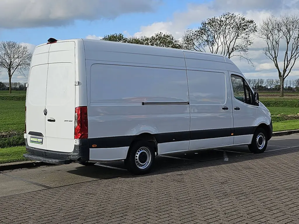 Mercedes-Benz Sprinter 3