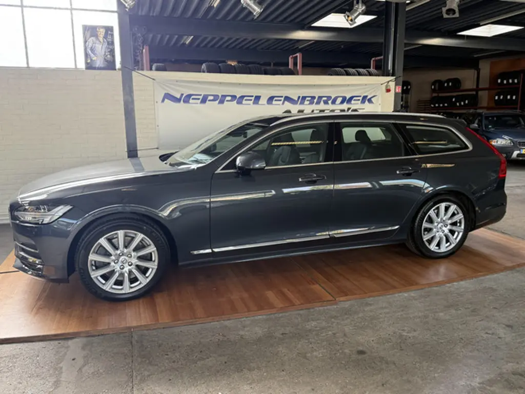Volvo V90 2