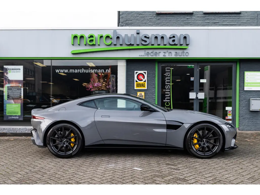 Aston Martin V8 Vantage 3