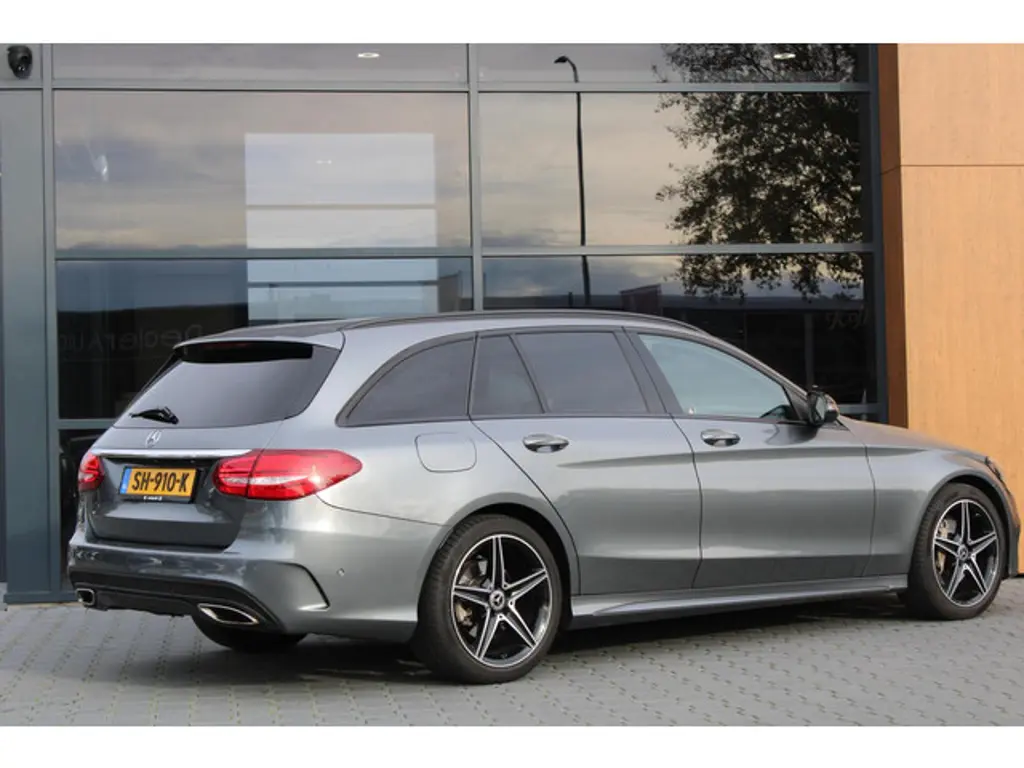 Mercedes-Benz C-Klasse 3