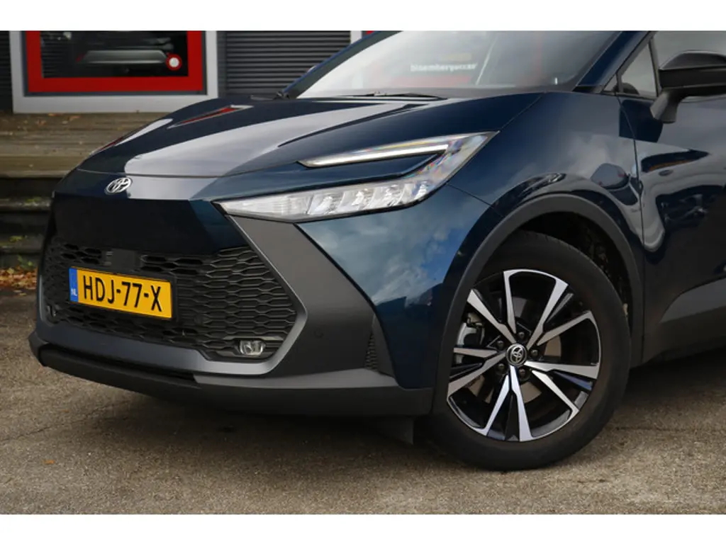 Toyota C-HR 2