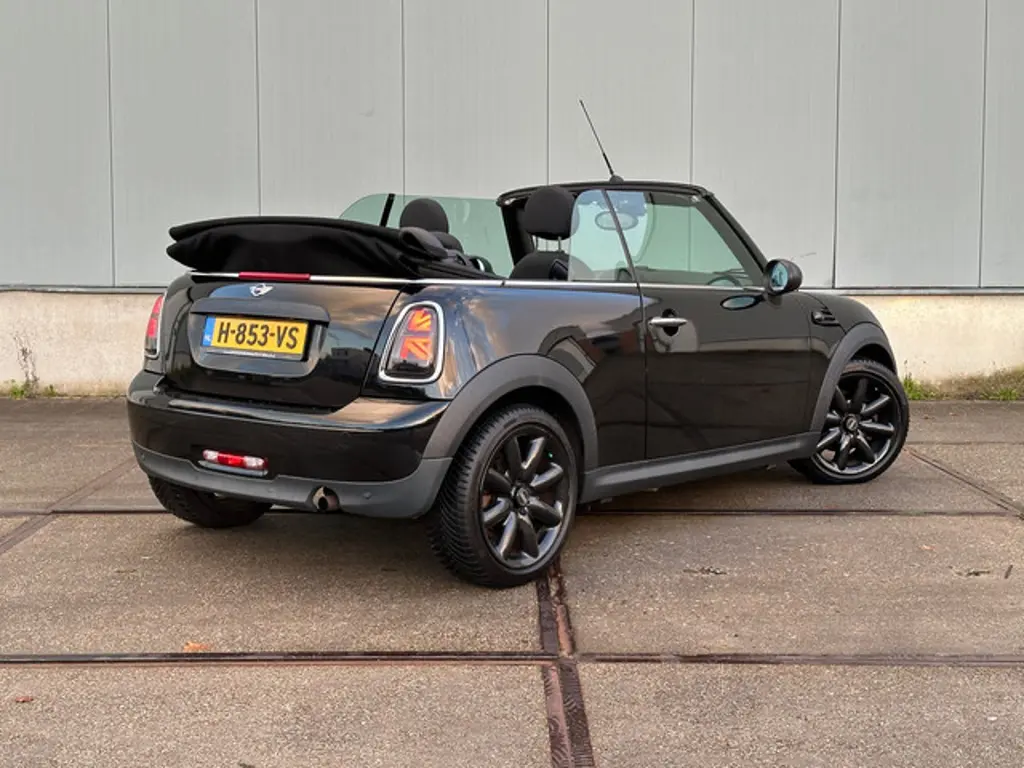 MINI One Cabrio 2