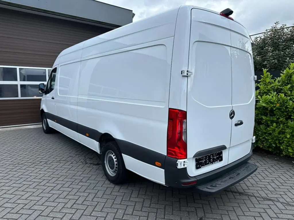 Mercedes-Benz Sprinter 3