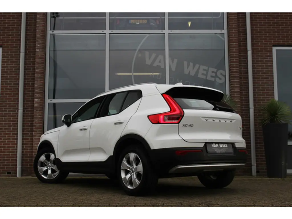 Volvo XC40 3