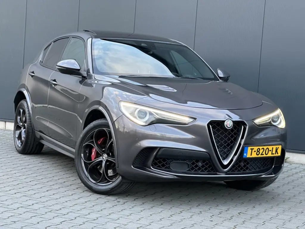 Alfa Romeo Stelvio 2