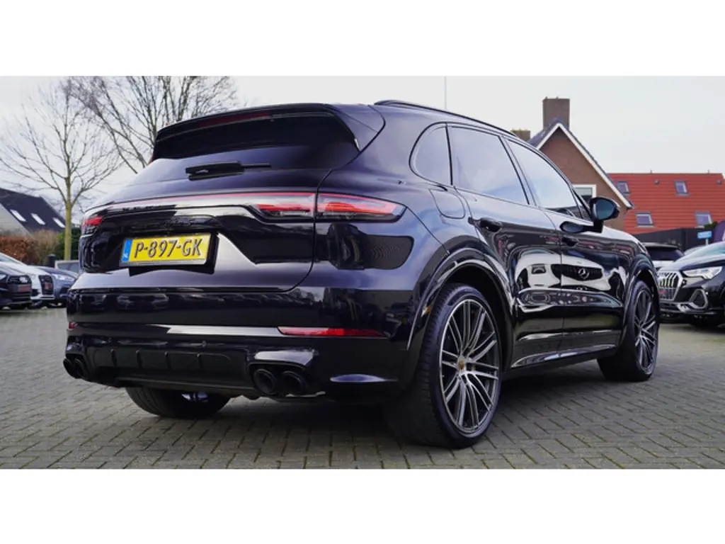 Porsche Cayenne 2