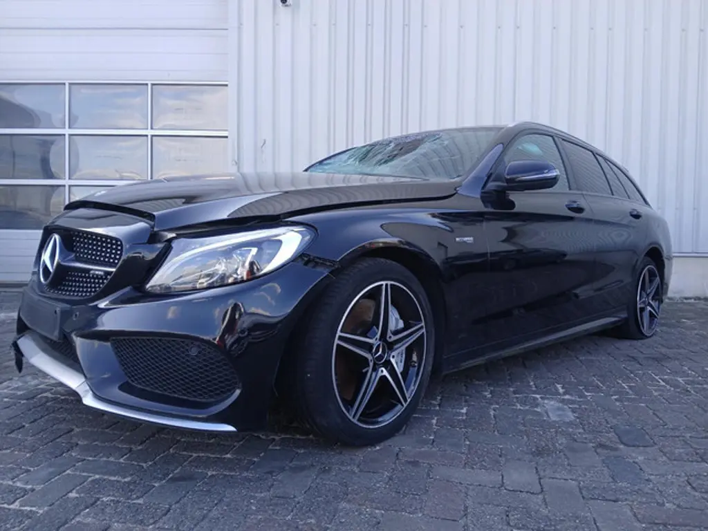 Mercedes-Benz C-Klasse 2